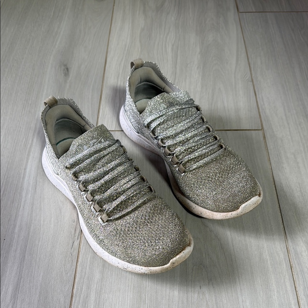 APL Techloom Breeze Silver Sneakers